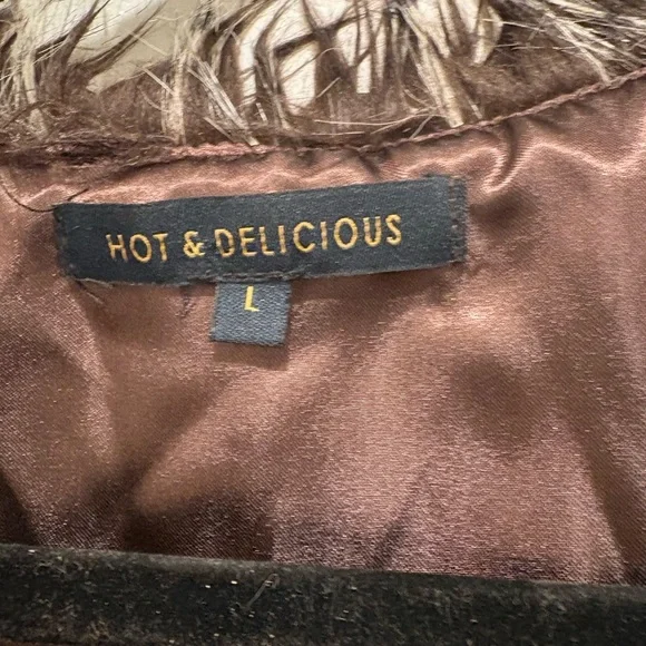 Hot & Delicious Faux Fur Vest in Brown and Cream - Picture 2 of 3